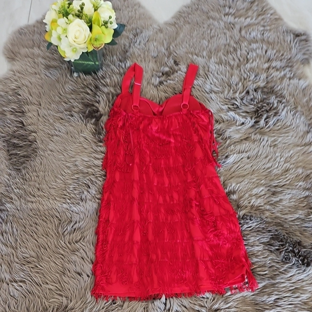 Elegant Red Ruffle Dress - Picture 4 of 7